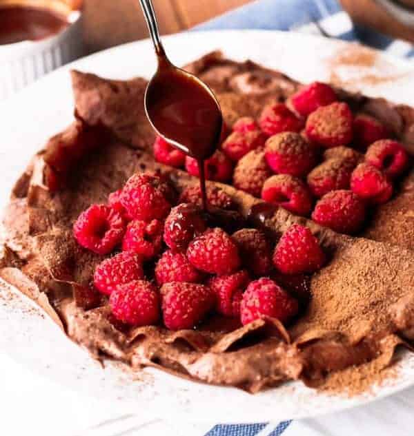 Perfect Chocolate Raspberry Crepes: Balanced Flavor & Texture
